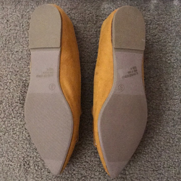 Yellow flats - Picture 2 of 2